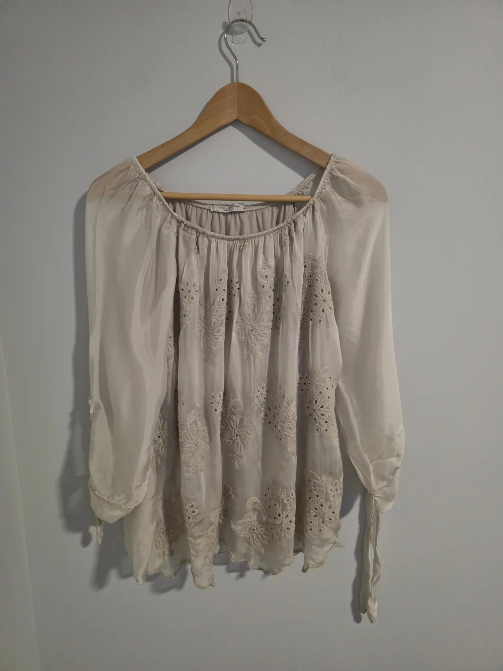 Viola Borghi Silk Blend Embroidered Peasant Blouse Off Shoulder Beige Size M Ita - Picture 2 of 13